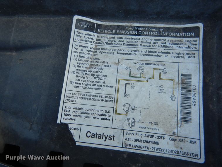 image for item HU9292 1995 Lincoln Town Car  limousine