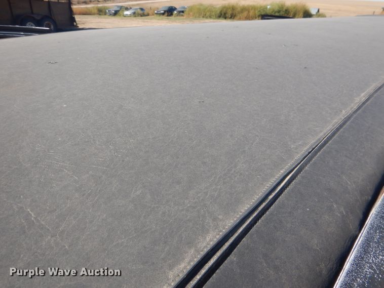 image for item HU9292 1995 Lincoln Town Car  limousine