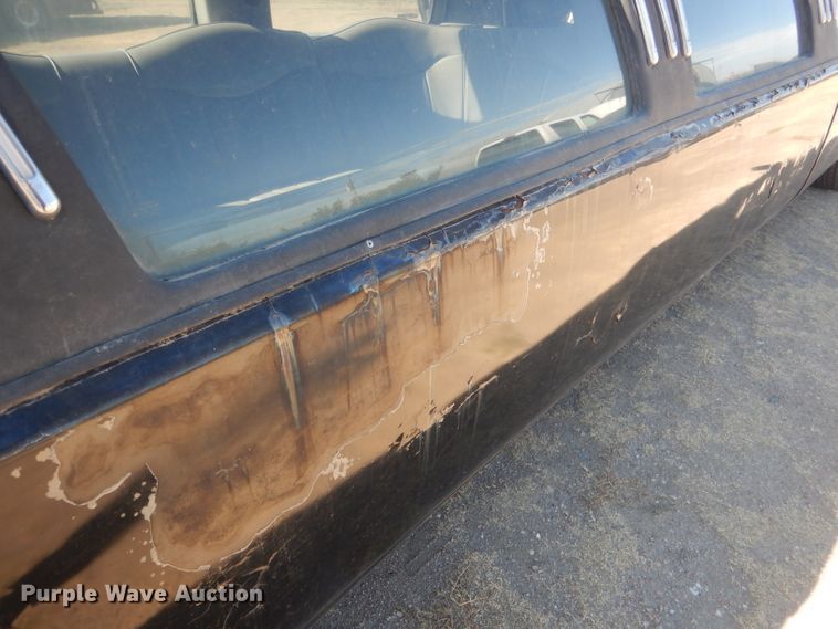 image for item HU9292 1995 Lincoln Town Car  limousine