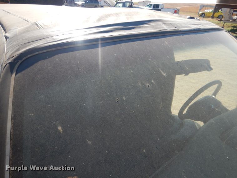 image for item HU9292 1995 Lincoln Town Car  limousine