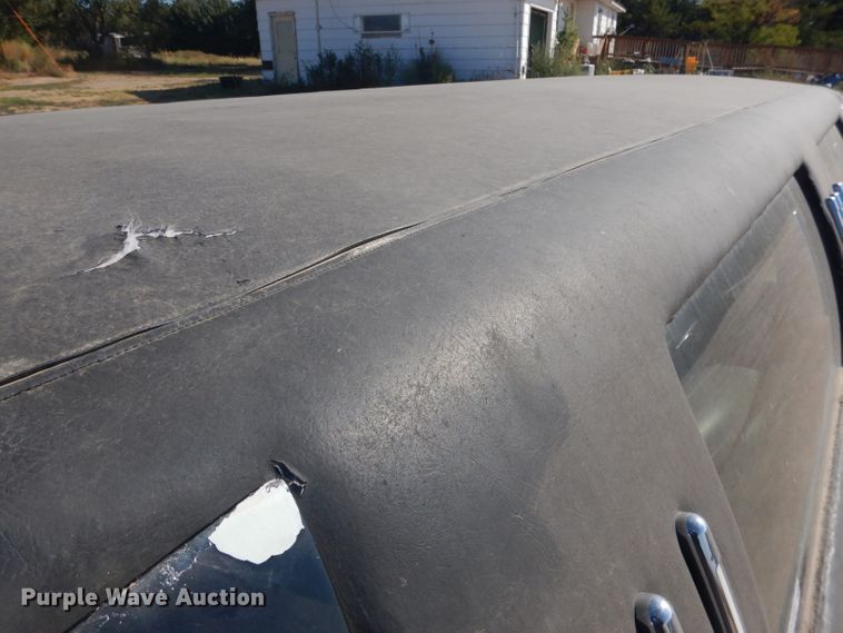 image for item HU9292 1995 Lincoln Town Car  limousine