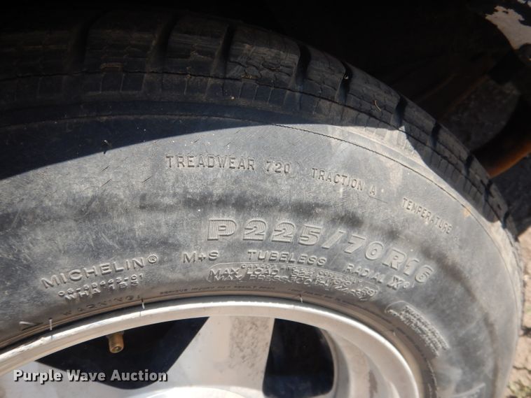 image for item HU9292 1995 Lincoln Town Car  limousine