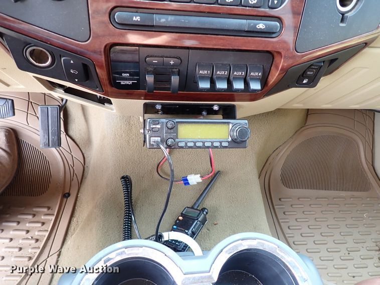 image for item IN9676 2005 Ford Excursion Limited  SUV