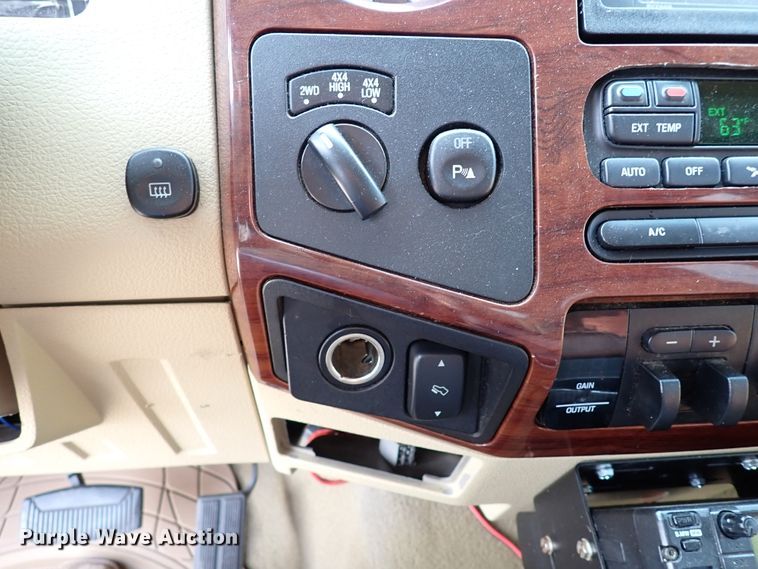 image for item IN9676 2005 Ford Excursion Limited  SUV