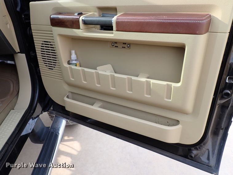 image for item IN9676 2005 Ford Excursion Limited  SUV