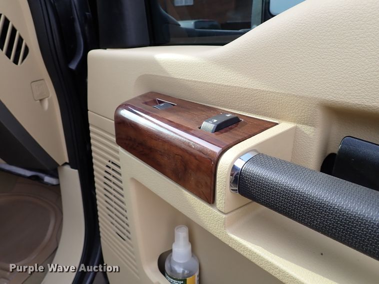 image for item IN9676 2005 Ford Excursion Limited  SUV