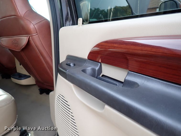 image for item IN9676 2005 Ford Excursion Limited  SUV