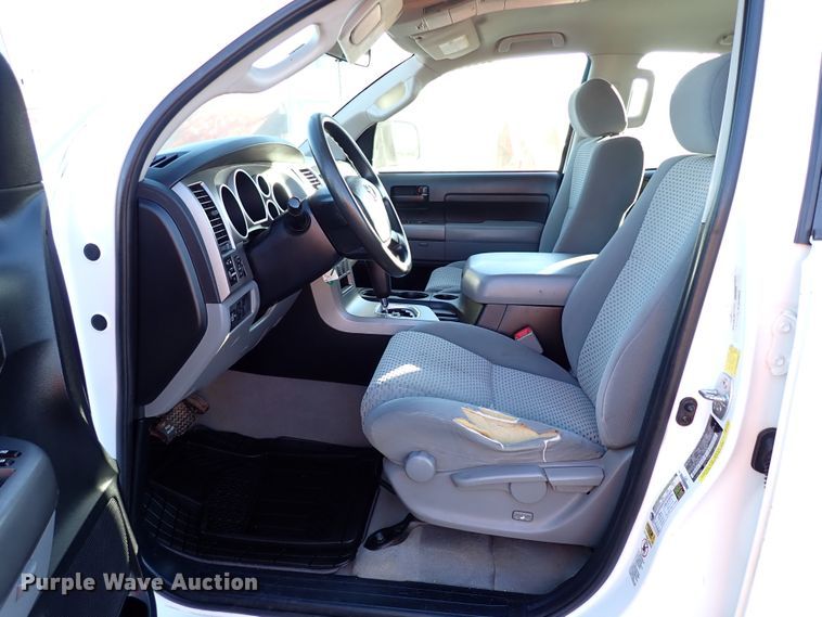 image for item IN9678 2011 Toyota Tundra  Double Cab pickup truck