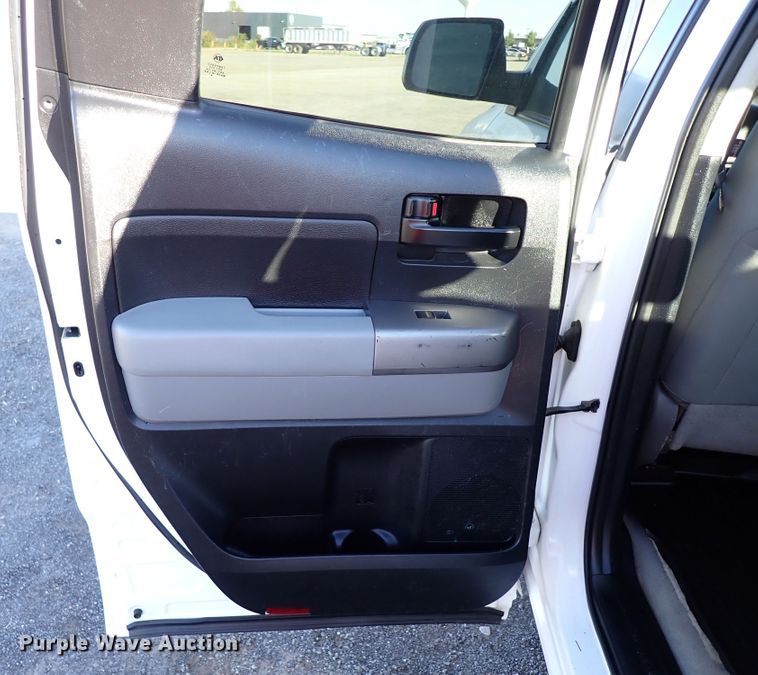 image for item IN9678 2011 Toyota Tundra  Double Cab pickup truck