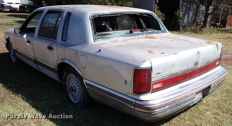 image for item IN9703 1990 Lincoln Town Car