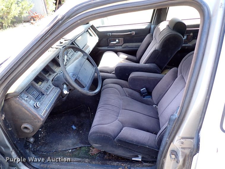 image for item IN9703 1990 Lincoln Town Car