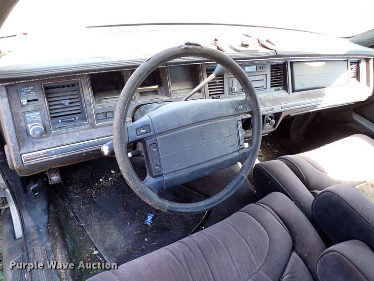 image for item IN9703 1990 Lincoln Town Car