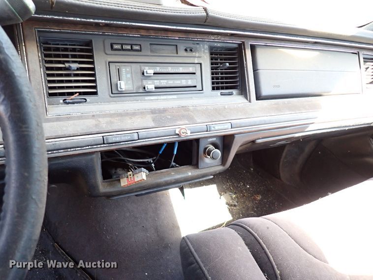 image for item IN9703 1990 Lincoln Town Car