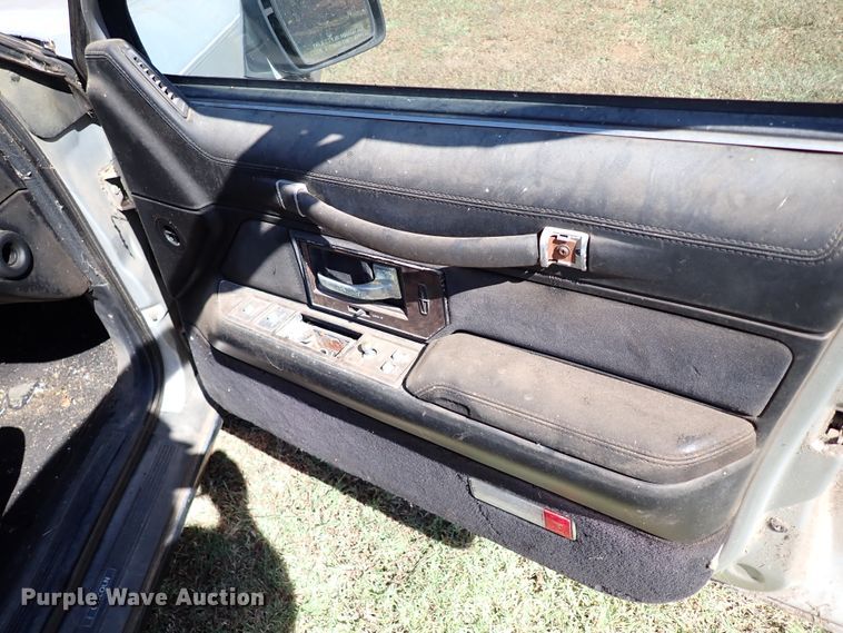 image for item IN9703 1990 Lincoln Town Car