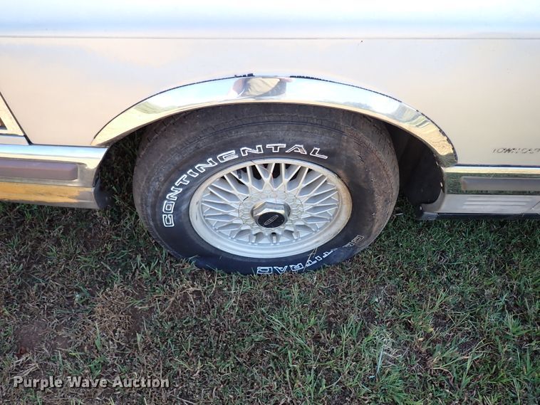 image for item IN9703 1990 Lincoln Town Car