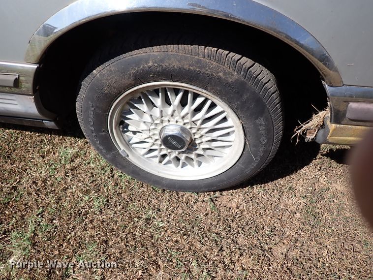 image for item IN9703 1990 Lincoln Town Car