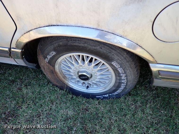 image for item IN9703 1990 Lincoln Town Car