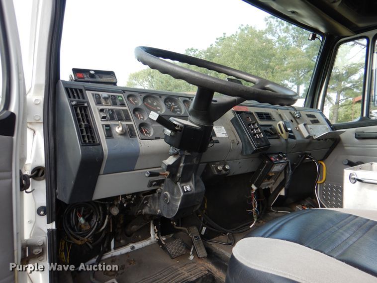 image for item IR9151 1999 Freightliner FL106  rescue vehicle