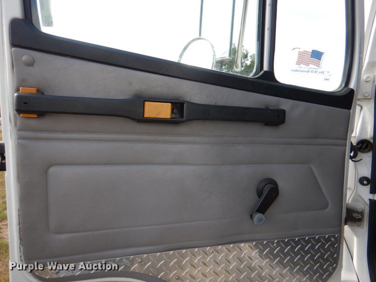 image for item IR9151 1999 Freightliner FL106  rescue vehicle