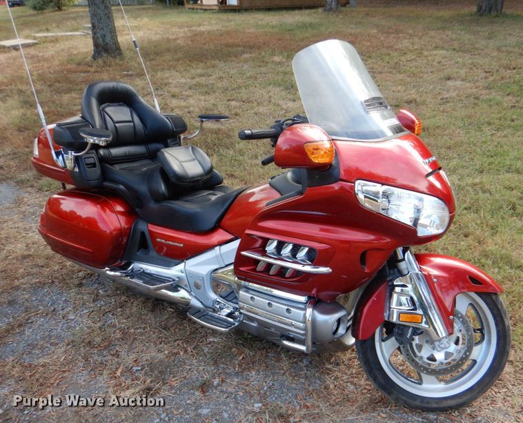 image for item IR9162 2008 Honda Goldwing  motorcycle