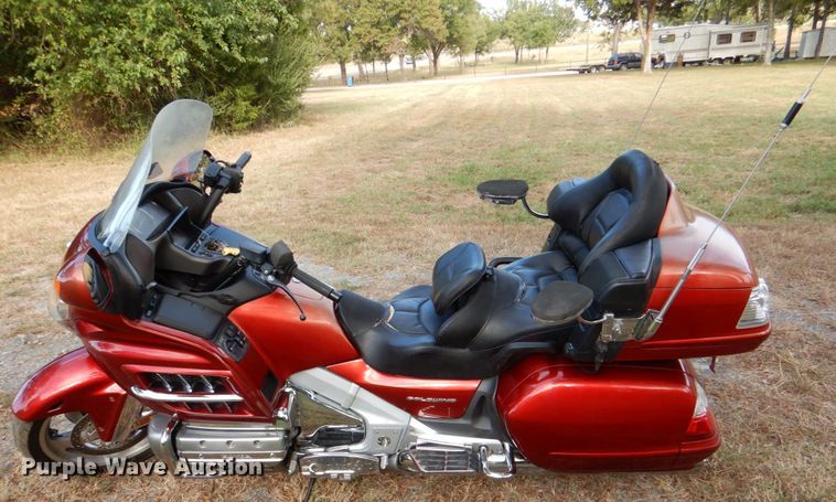 image for item IR9162 2008 Honda Goldwing  motorcycle