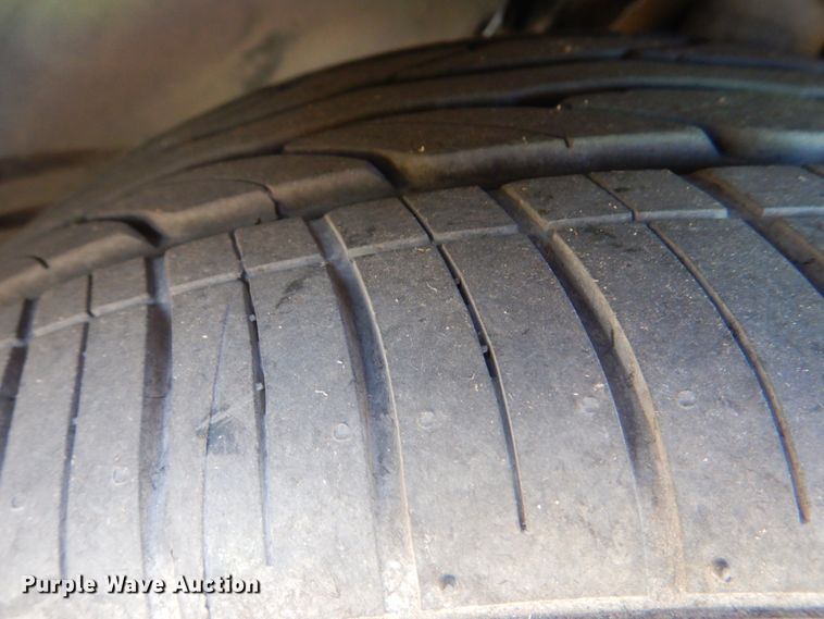 image for item IR9163 2004 Mercedes Benz SL500  convertible