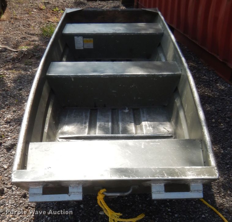 image for item IT9637 2007 Tracker Topper 12  boat