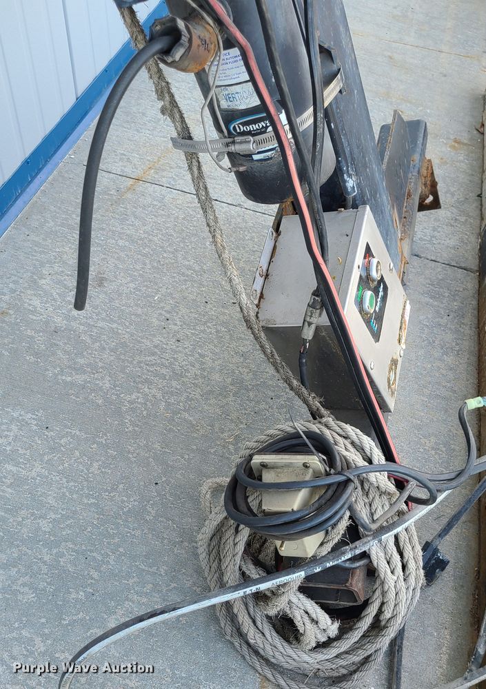 image for item IU9478 Donovan  roll off tarp