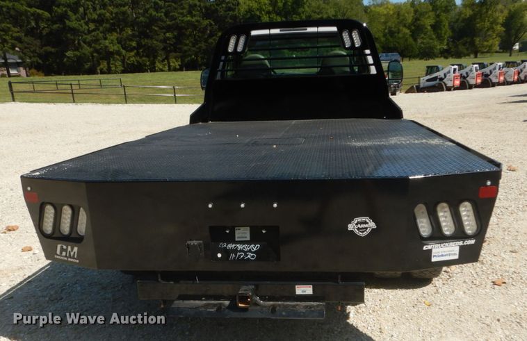 image for item JG9063 2001 Ford F550 Super Duty XL  flatbed truck