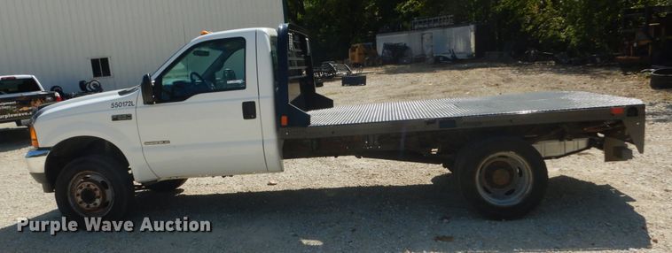 image for item JG9063 2001 Ford F550 Super Duty XL  flatbed truck