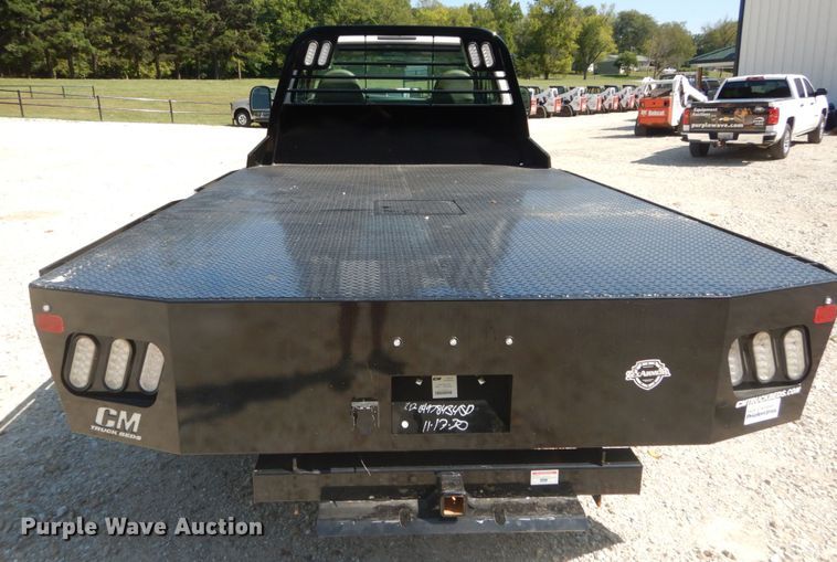 image for item JG9063 2001 Ford F550 Super Duty XL  flatbed truck