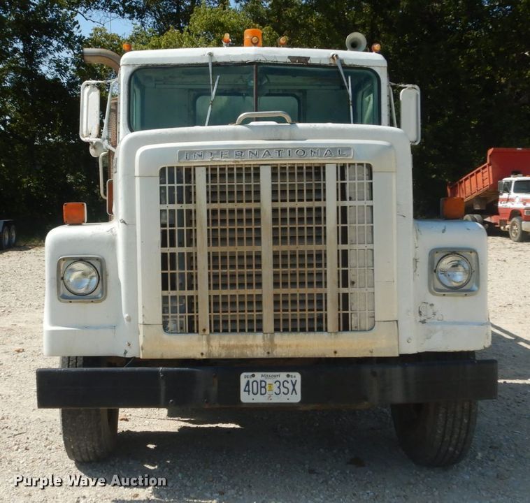 image for item JG9064 1972 International 4700  water truck