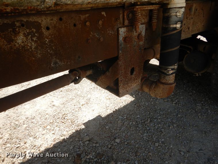 image for item JG9064 1972 International 4700  water truck