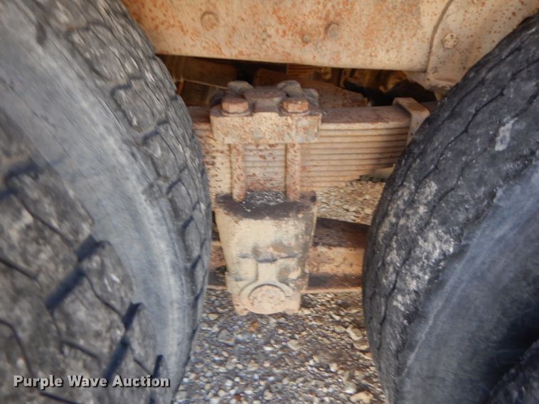 image for item JG9064 1972 International 4700  water truck