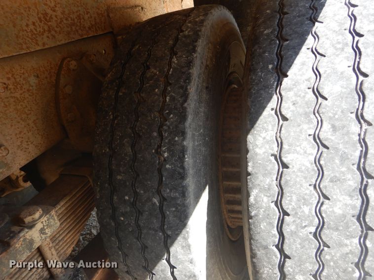 image for item JG9064 1972 International 4700  water truck