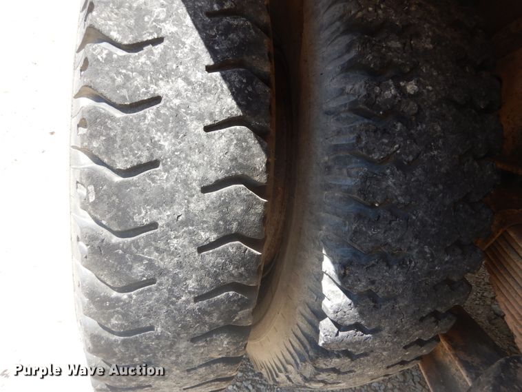 image for item JG9064 1972 International 4700  water truck