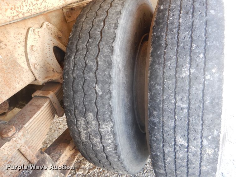 image for item JG9064 1972 International 4700  water truck