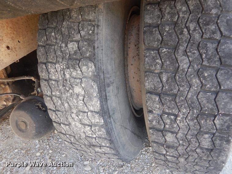 image for item JG9064 1972 International 4700  water truck