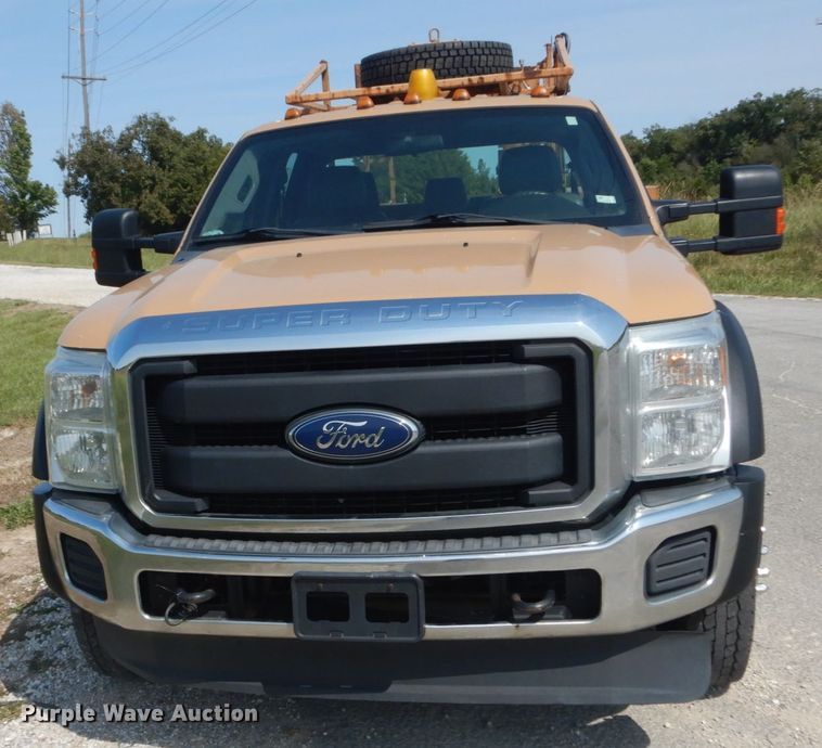 image for item JG9078 2015 Ford F550 Super Duty XL  Crew Cab utility / service truck