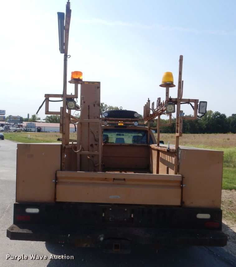 image for item JG9078 2015 Ford F550 Super Duty XL  Crew Cab utility / service truck