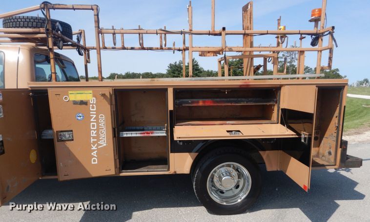 image for item JG9078 2015 Ford F550 Super Duty XL  Crew Cab utility / service truck