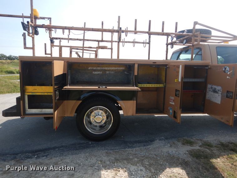 image for item JG9078 2015 Ford F550 Super Duty XL  Crew Cab utility / service truck