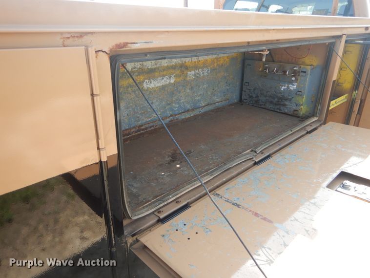 image for item JG9078 2015 Ford F550 Super Duty XL  Crew Cab utility / service truck