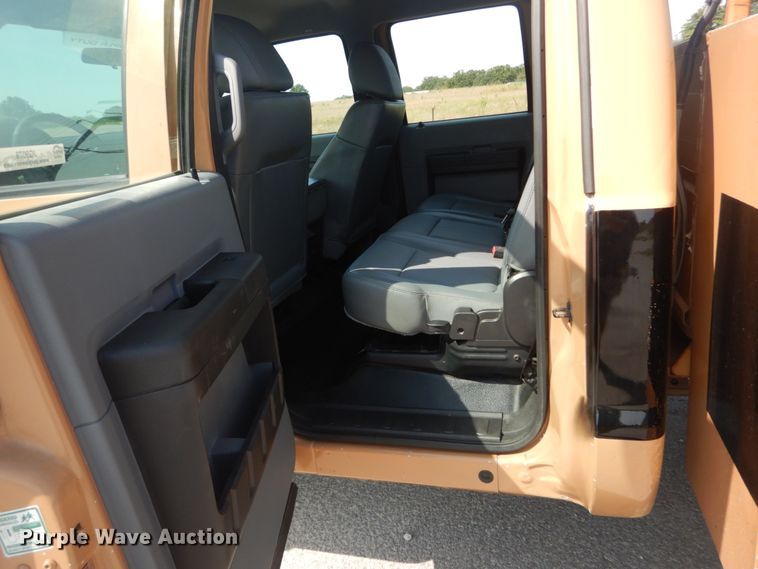 image for item JG9078 2015 Ford F550 Super Duty XL  Crew Cab utility / service truck