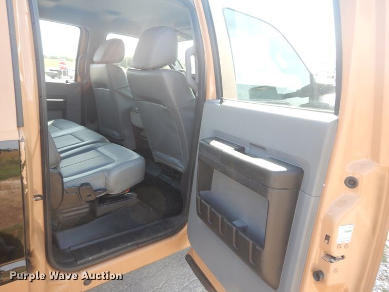 image for item JG9078 2015 Ford F550 Super Duty XL  Crew Cab utility / service truck