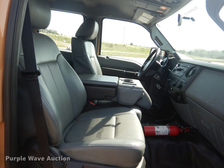 image for item JG9078 2015 Ford F550 Super Duty XL  Crew Cab utility / service truck