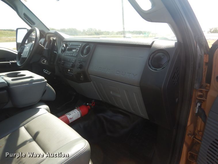 image for item JG9078 2015 Ford F550 Super Duty XL  Crew Cab utility / service truck