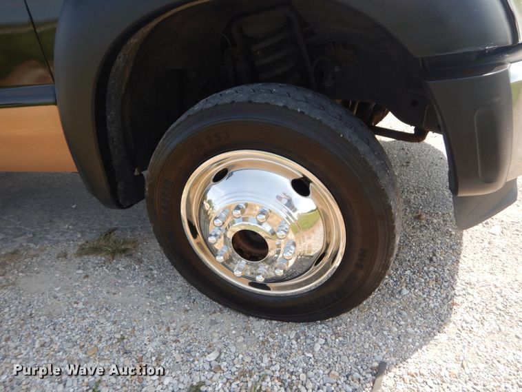 image for item JG9078 2015 Ford F550 Super Duty XL  Crew Cab utility / service truck