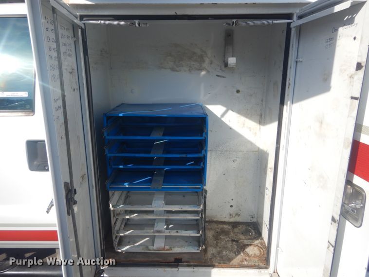 image for item JG9105 2003 Ford F550 Super Duty XL  utility / service truck