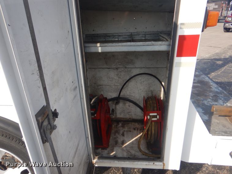 image for item JG9105 2003 Ford F550 Super Duty XL  utility / service truck